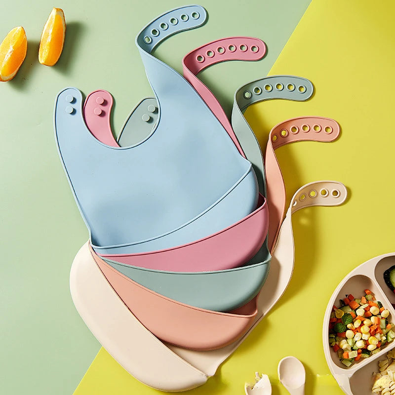 Babadores de Silicone Infantil em cores sólidas